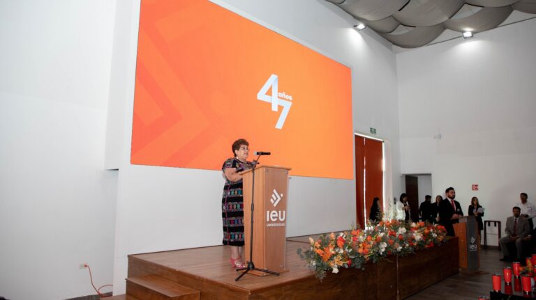 Subsecretaria de Educación Básica recibe Galardón IEU 2023