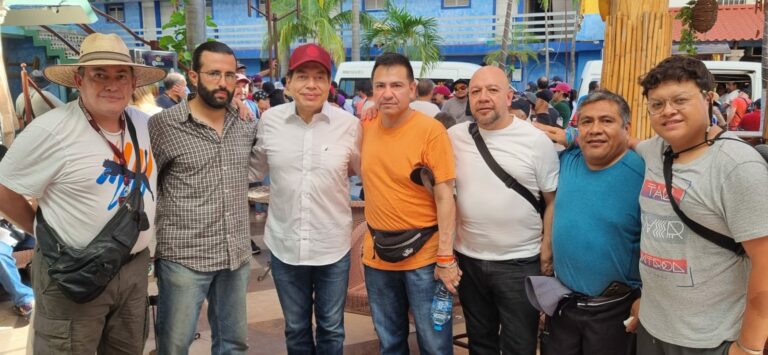 Brigada de SEB se sumó a labores de limpieza en escuelas afectadas por John en Guerrero