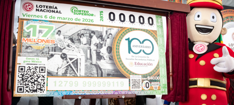 Develan Billete de Lotería por el Centenario de la creación de Escuelas Secundarias Públicas.