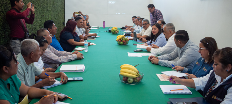 Noemí Juárez Pérez encabeza mesa de diálogo con docentes de la Coordinadora Estatal de Trabajadores de la Educación en Guerrero