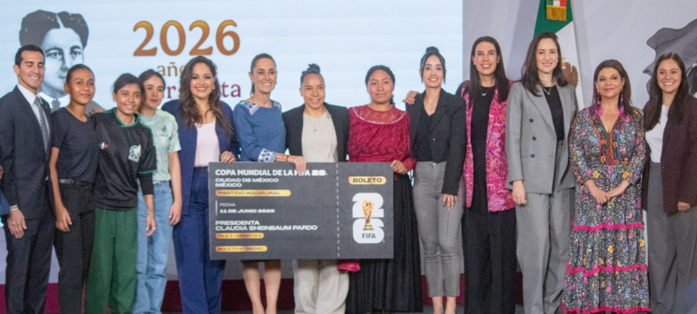 Presidenta Claudia Sheinbaum presenta a las cuatro ganadoras del concurso Representa a México en la Inauguración del Mundial