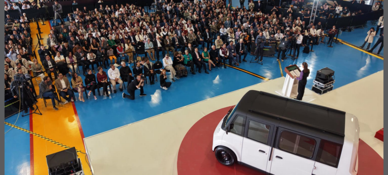 Olinia es transformación y México está en transformación”: Presidenta Claudia Sheinbaum presenta el vehículo eléctrico Olinia 1